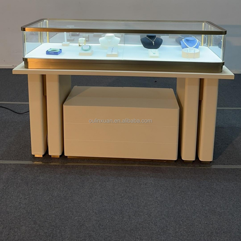 Vitrine de présentation de mon - Jewelry Stores Watches avis et prix
