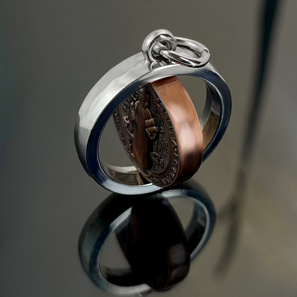 Nouveau collier médaille Saint - Jewelry & Watches Ltd avis et prix